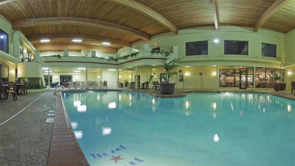 Holiday Inn Express Holland By Ihg Екстер'єр фото